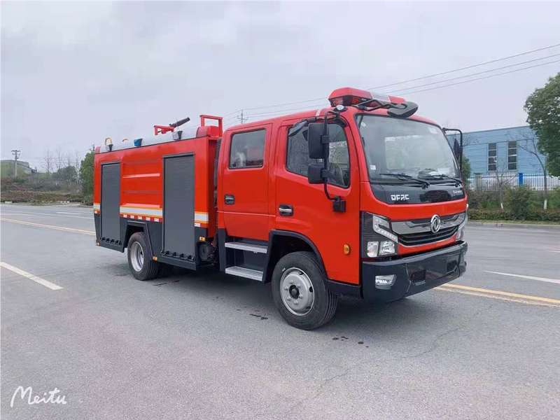 東風5噸水罐消防車