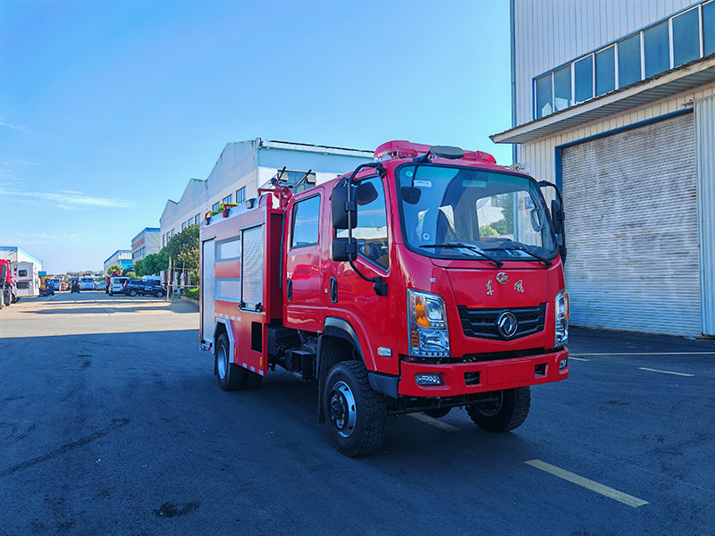 東風四驅3.5噸水罐消防車（全柴112KW）