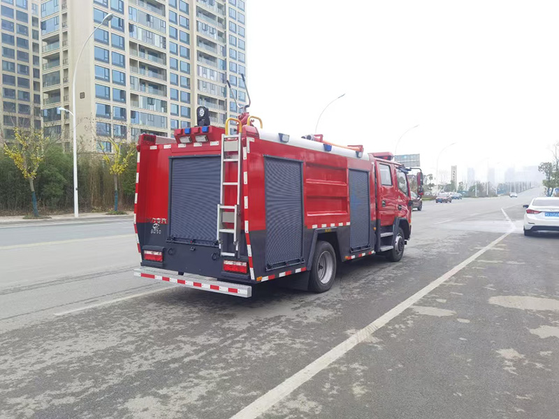 東風多利卡5噸水罐消防車(150馬力)